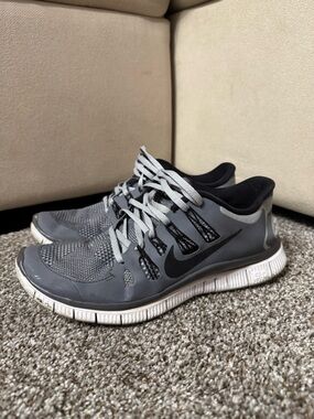Nike Grey and Black Athletic Trainers